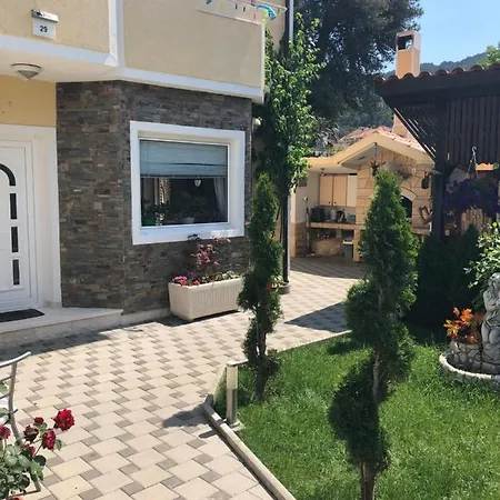 2 Ivankovic * Stari Grad (Hvar)